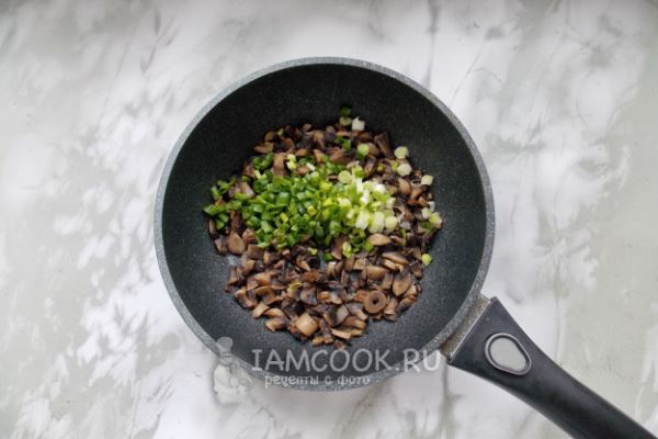 Постный заливной пирог с грибами