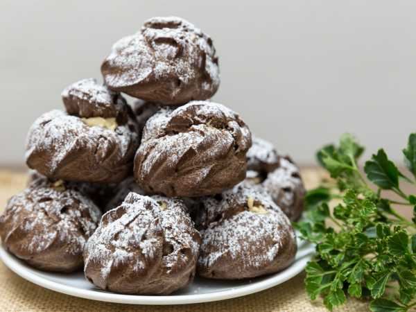 Профитроли со сливочным кремом