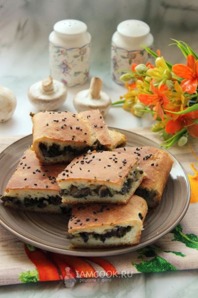 Постный заливной пирог с грибами