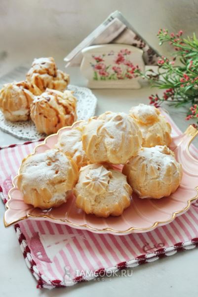 Профитроли со сливочным кремом