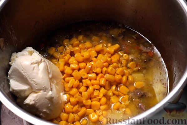 Сырный суп с грибами и кукурузой