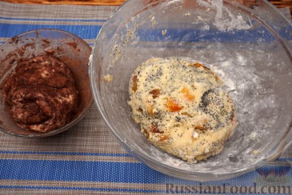 Двухслойное печенье на сметане, с маком и сухофруктами