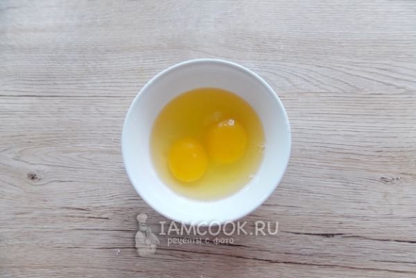 Лапша с яйцом на сковороде
